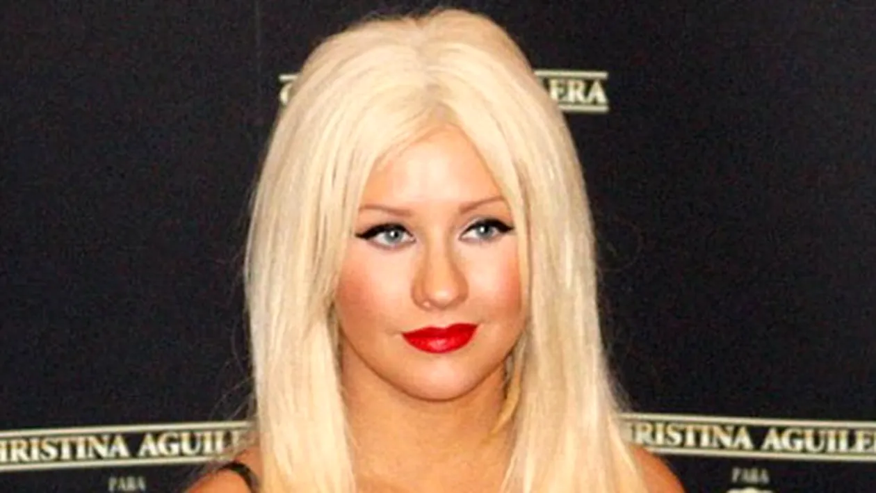 Christina Aguilera a slăbit enorm! Cântăreaţa arată mai bine ca niciodată, după ce a dat jos 10 kilograme
