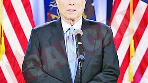 Mccain isi pierde noptile prin cazinouri
