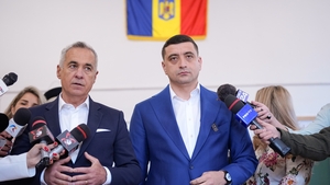 Politicianul care a ÎNCĂLCAT legea în secțiile de votare, deși George Simion și Călin Georgescu au fost dați afară de poliție