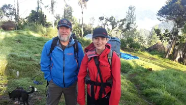 Primele imagini de la înmormântarea fetiţei ucise de avalanşă!