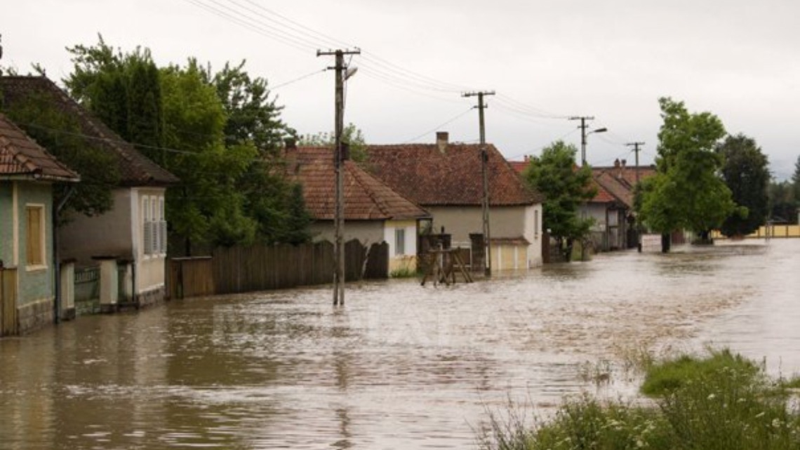 Avertismentul hidrologilor! Cod portocaliu de inundații în mai multe județe din țară