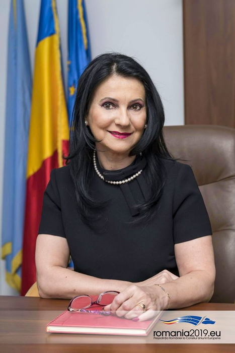 Sorina Pintea se plânge că este bruscată şi torturată în arest, după ce s-a spus că este pe moarte! De ce boală suferă