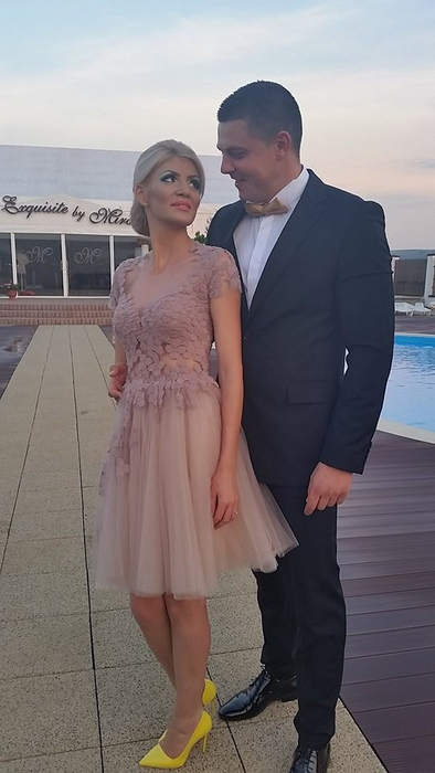 Prefectul de Vaslui şi soţia lui, fiica lui Emil Savin, "Regele asfaltului"
