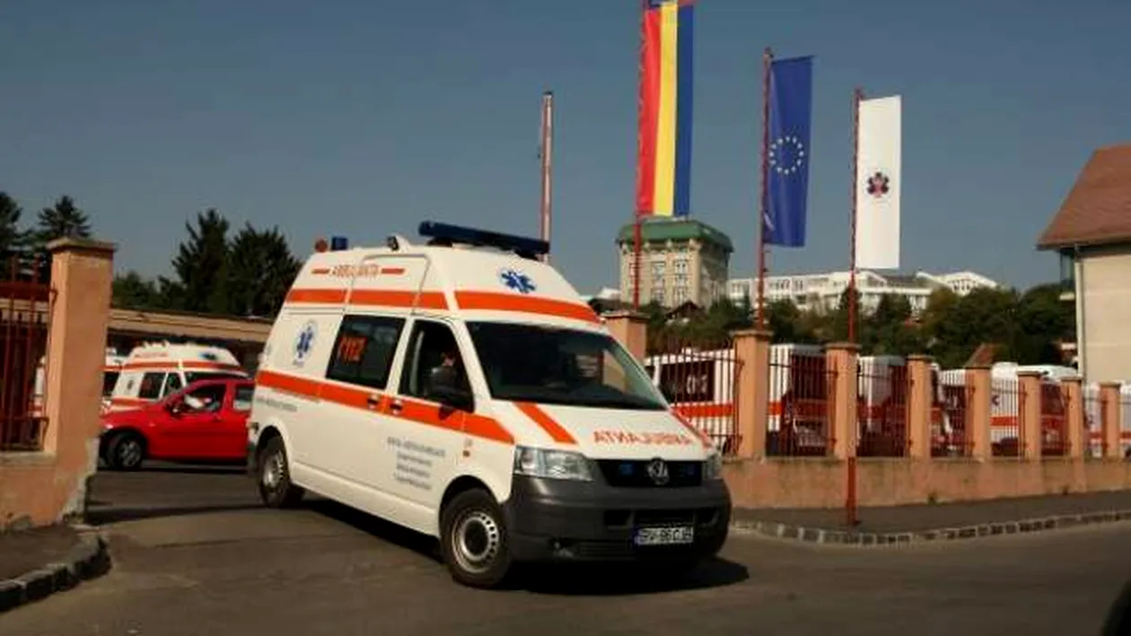 Doi răniți grav după impactul dintre o mașină și un autotren, în zona Popasului Căprioara, din județul Brașov
