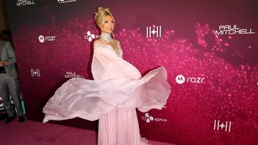 Paris Hilton, strălucitoare la lansarea unui nou documentar despre viața ei. Ce alte vedete au participat la eveniment