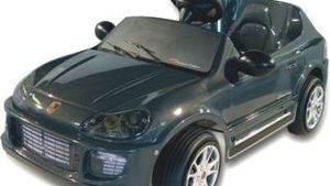 S-a ales cu permisul auto suspendat trei ani pentru ca a condus masina electrica a copiilor sai!
