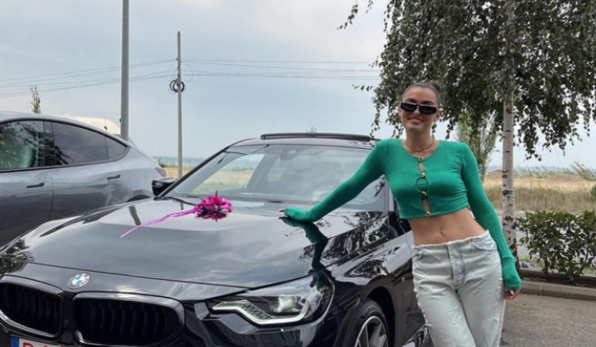 Alexia Eram și-a luat un bolid de zeci de mii de euro / Foto: Instagram