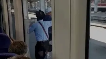VIDEO. Scene incredibile în Gara de Nord. Trenul București-Târgoviște a plecat, controlorul a fost uitat pe peron