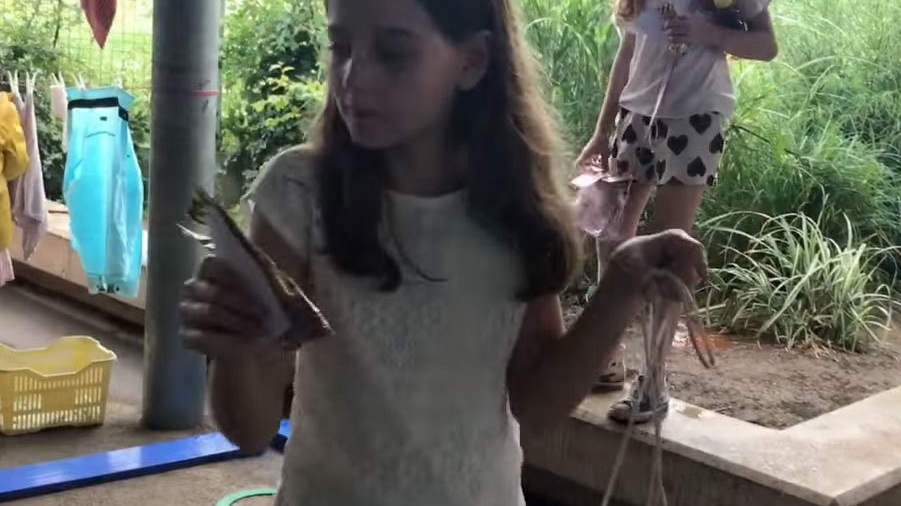 Cum arată fiica lui Irinel Columbeanu la serbarea de sfârşit de an. Tatăl ei a filmat-o în toiul petrecerii. E adorabilă!
