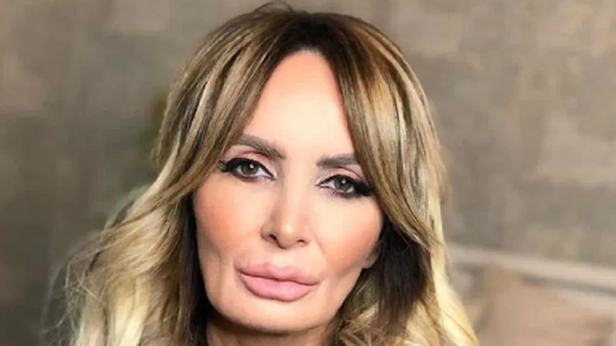 Daniela Gyorfi, nu te mai recunoaștem! Spui că nu te-ai operat, dar imaginile te dau în fapt