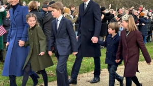 Ce face Kate Middleton cu hainele pe care copiii săi nu le mai poartă. A devenit o adevărată tradiție a Casei Regale