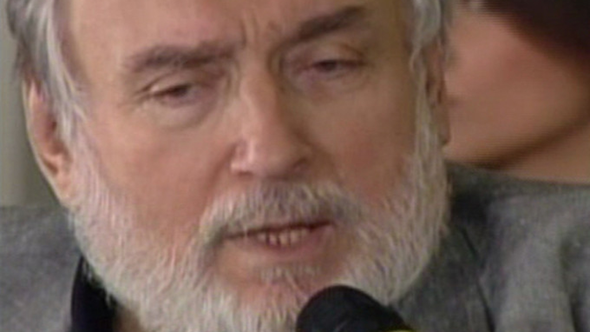 O poza de colectie! Paunestii la a patra generatie! N-o sa crezi cum arata laolalta toti stranepotii marelui poet!