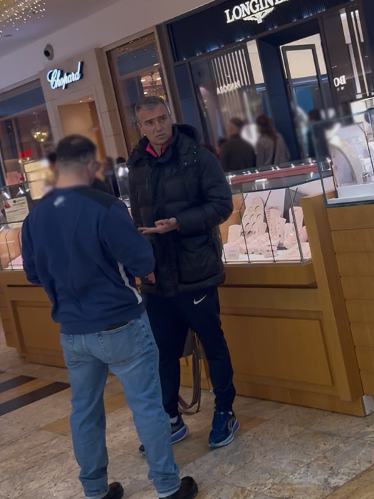 Daniel Pancu a dat fuga la mall în noul an