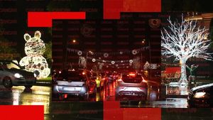 Magia Crăciunului a venit mai devreme! Bucureștiul a fost luminat de sărbătoare! Foto & video