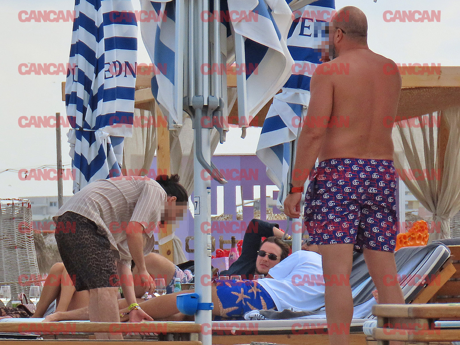 Aris, fratele Alexiei la plajă. (sursă - CANCAN.RO)