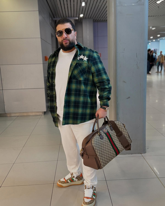 Tzancă Uraganu se îmbracă de la branduri renumite/ Sursa foto: Instagram