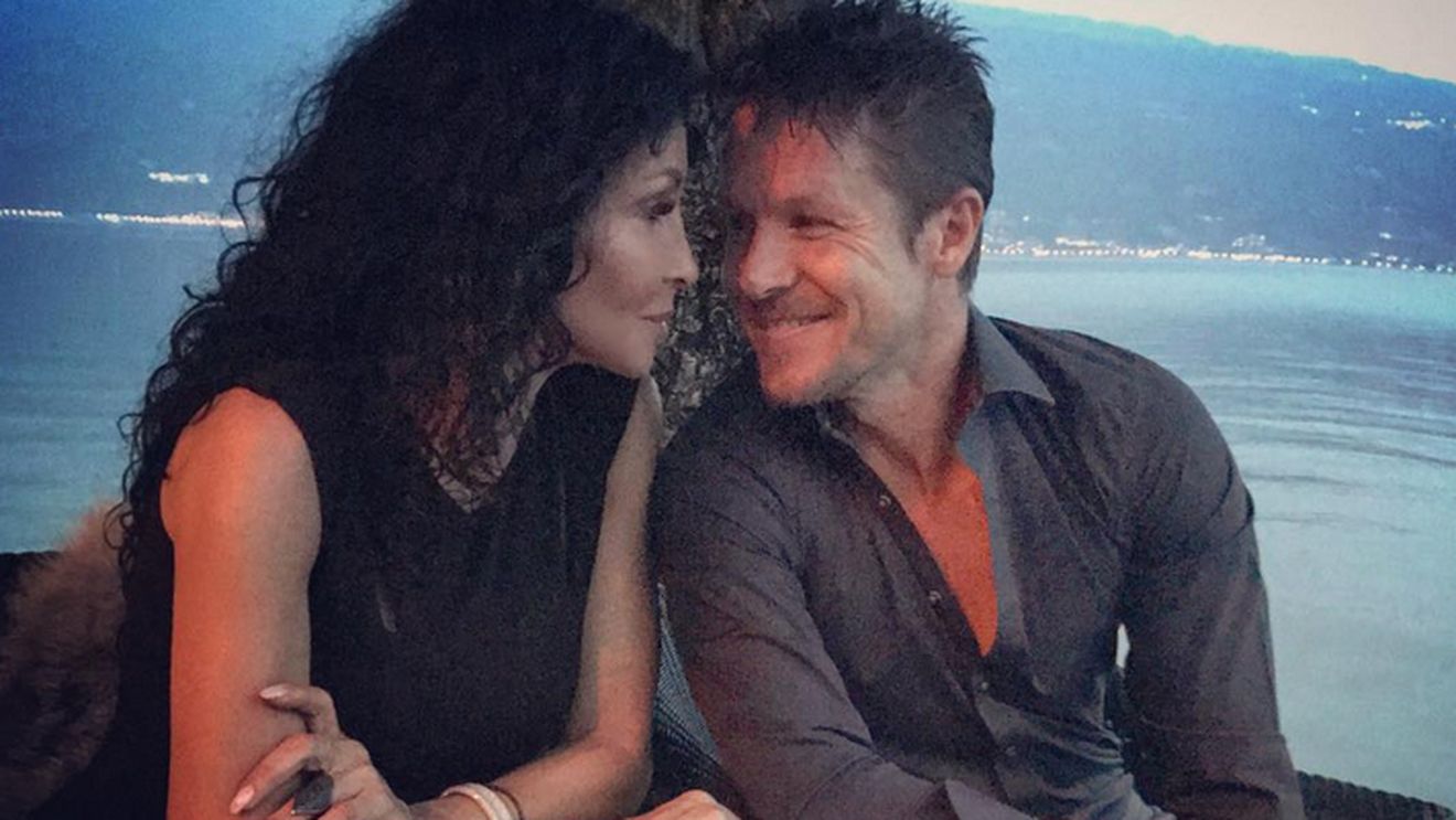 Felix Baumgartner, cucerit de o poză cu Mihaela Rădulescu într-un costum de baie minuscul! Pilotul a pozat-o imediat şi a făcut imaginea publică