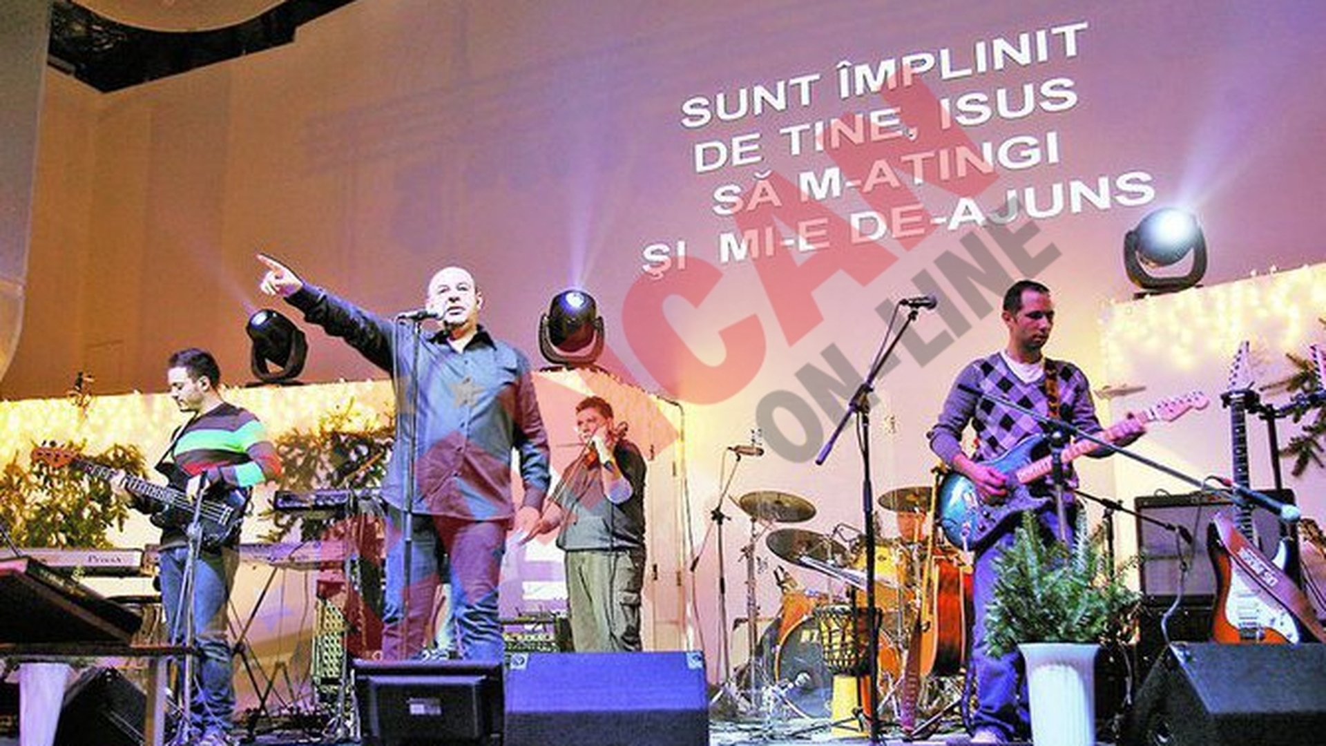 Si-a schimbat versurile cantecelor