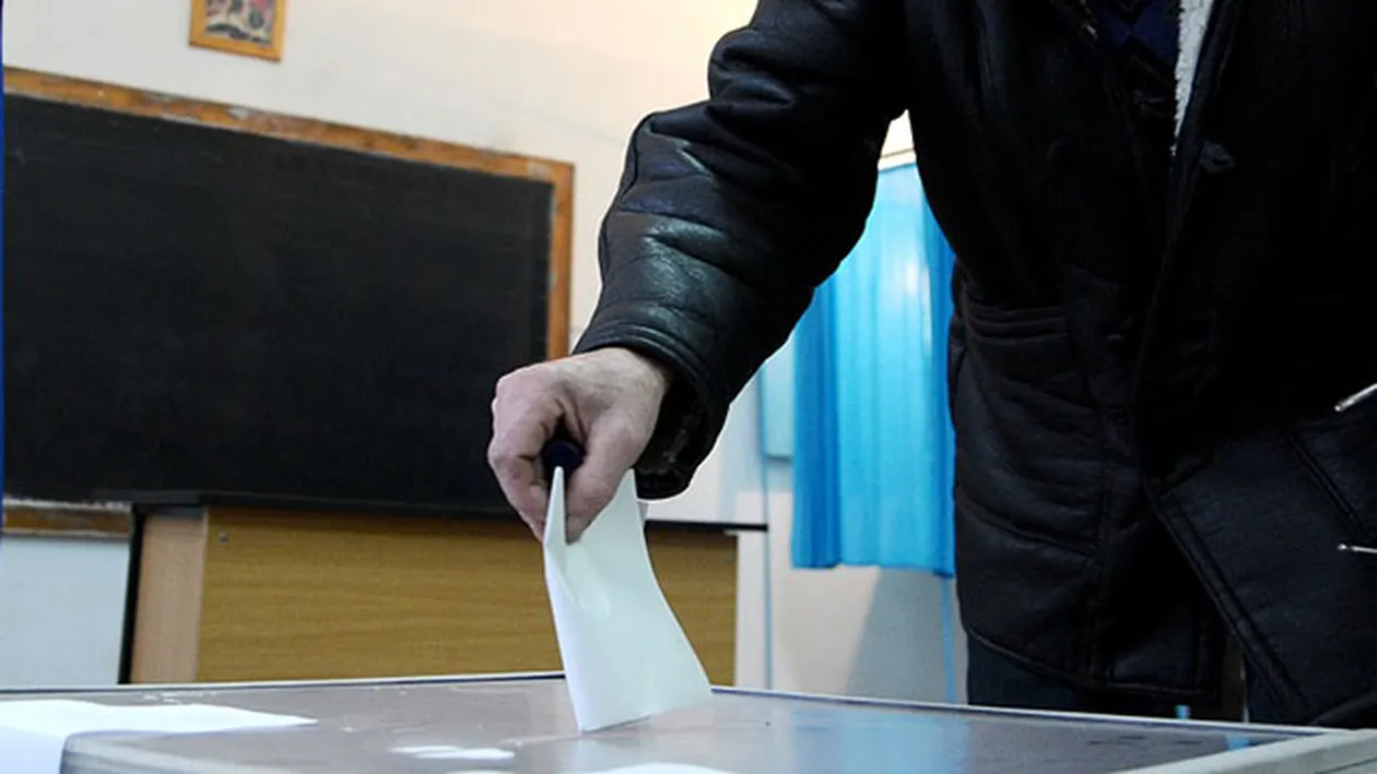 Romanii iau cu asalt sectiile de votare! Afla care este prezenta la vot la ora 13.00