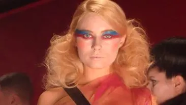 VIDEO Laura Cosoi, ispita din Infern pentru trupa britanica Hurts!