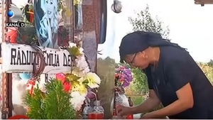 Mama Denisei Răducu nu-și poate reveni după moartea artistei. O visează în fiecare noapte pe fiica ei