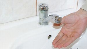 Bucureștenii rămân fără apă caldă până duminică! Care sunt sectoarele vizate
