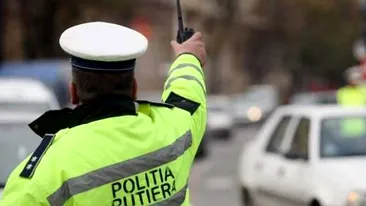 Poliția Română avertizează toții șoferii care dau flashuri în trafic: ”Te-ai gândit la asta? Probabil nu”