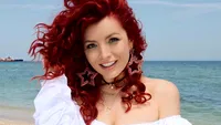 ELENA GHEORGHE a apărut aşa la plajă, iar toate privirile au fost îndreptate spre ea: ”Ce costum de baie ai!”