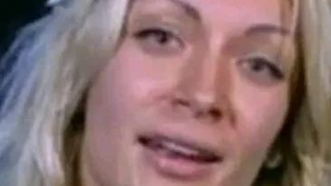 CE TUPEU! A ramas in sanii goi la Al Jazeera! Uite cum reactioneaza conducatoarea grupului Femen, la nervi!