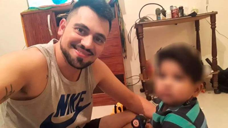 Caz impresionant! Un asistent medical a adoptat un băiețel bolnav, abandonat de părinți. „O legătură foarte puternică, am simțit că este copilul meu”