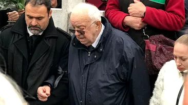 Alexandru Arșinel este grav bolnav și abia se mai ține pe picioare!