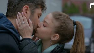 Mihai şi Adela din serialul de la Antena 1 formează un cuplu şi în viaţa reală? Ce relație este, de fapt, între cei doi. Actorul Alexandru Dunaev a spus totul