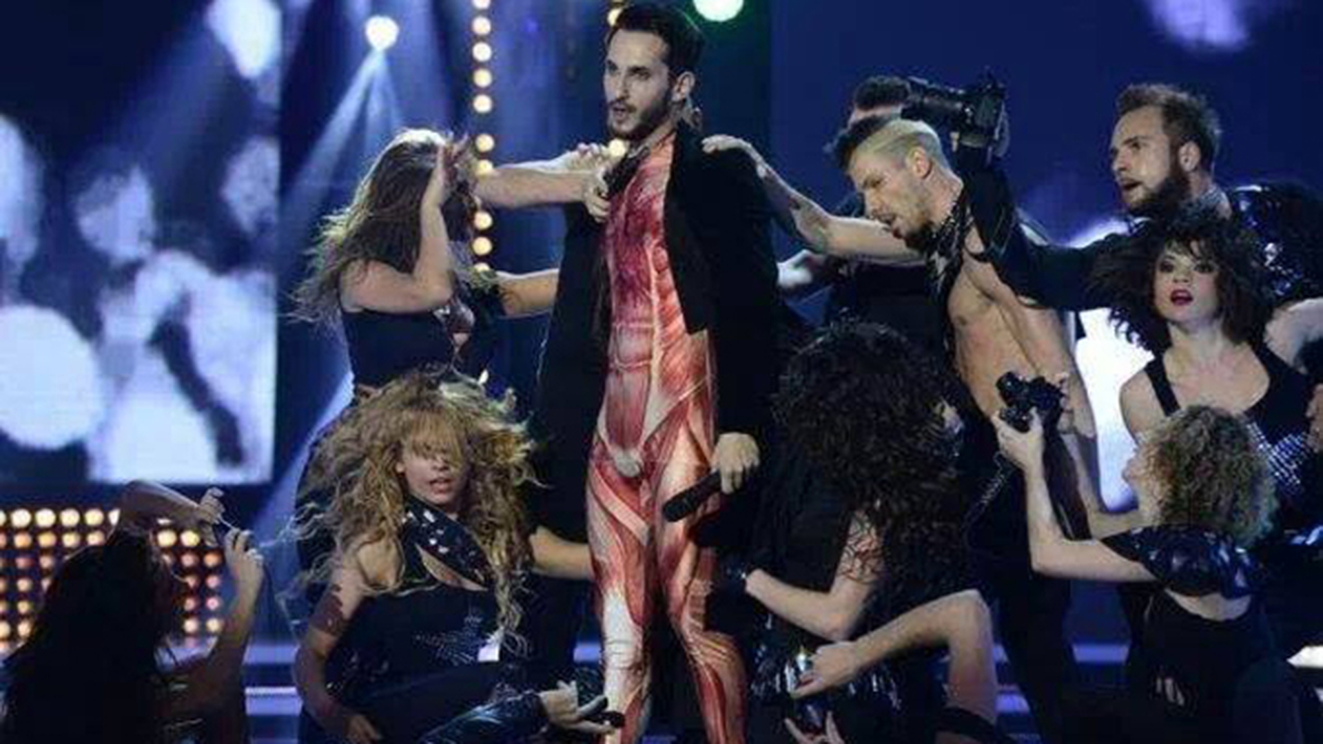 Paolo Lagana, cantaretul jignit de Cheloo, si-a gasit “menirea”! Vrea sa se transforme in Conchita Wurst!