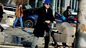 Răzvan Exarhu a devenit tătic la 56 de ani! Prima imagine cu bebelușul