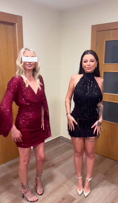 Cum arată Flori, mama ispitei Gabriella de la Insula iubirii. Blondina nu e străină de intervențiile estetice