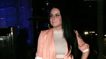 O mai tii minte pe JoJo, fata care canta Leave? Ce uratica s-a facut...