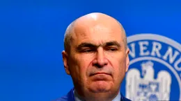 Criza politică dă peste cap Constituția. La o lună după ce a fost demis, Ilie Bolojan rămâne la Palatul Victoria, dar miniștrii interimari trebuie să plece. Experții avertizează: „Ce se întâmplă n-are nicio legătură cu Constituția, cu democrația, cu nimic”