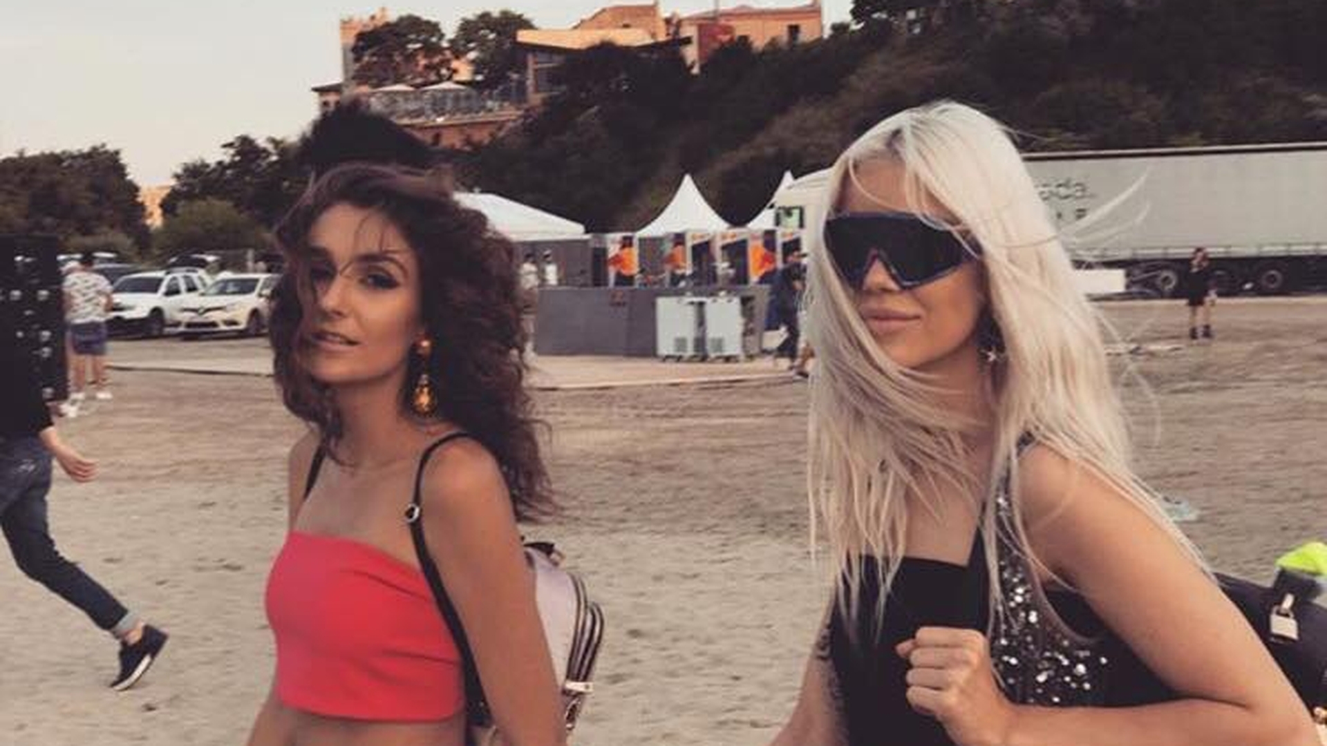 Alina Ceușan: „Mi-a plăcut mult de tot faptul că eram la un festival pe plajă, pe nisip.”