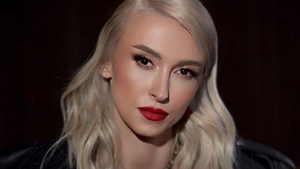Andreea Bălan, foc și pară pe Antena Stars! Vedeta și-a ieșit din minți, atunci când a văzut că oamenii îi comentează divorțul: „Mai bine să tacă”