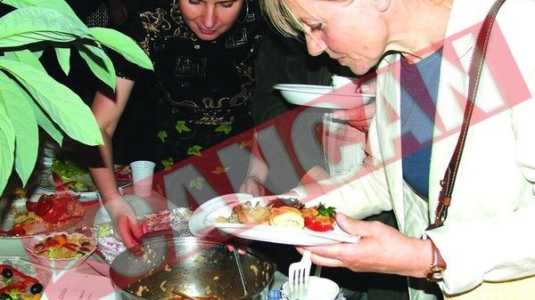 Au Degustat mancare cu metafore