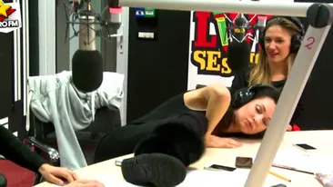 Mori de RAS! Nicoleta Luciu a cazut de pe scaun in timpul unei emisuni LIVE