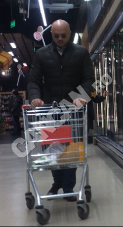 Cine îl ”filează” pe cel mai mare lobbyist din industria pharma?! Nu e James Bond, e Don Nic la cumpărături!