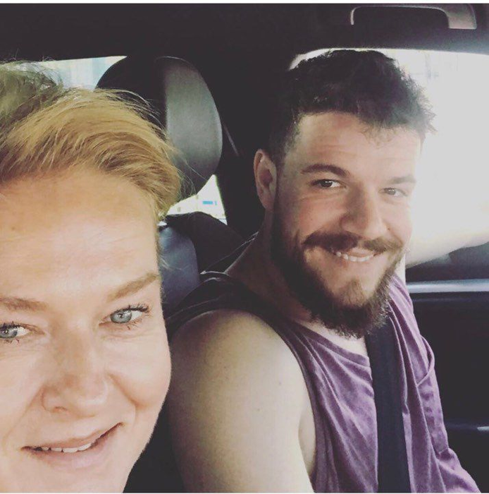 S-a aflat! Cu se ocupă acum copiii Monei Nicolici, vedeta postului Antena 1 în urmă cu mai mulți ani