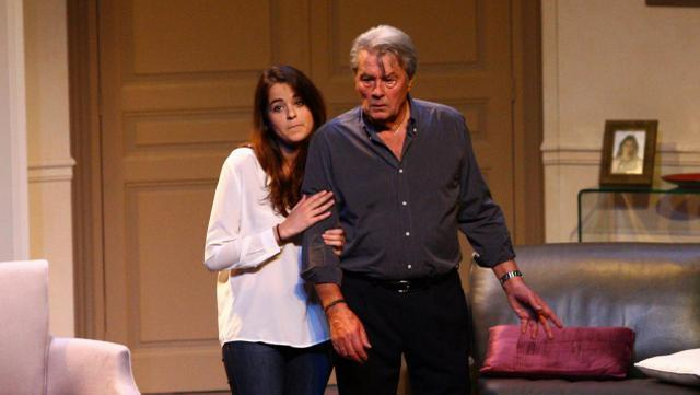 Anouschka este fiica lui Alain Delon şi  Rosalie van Breemen