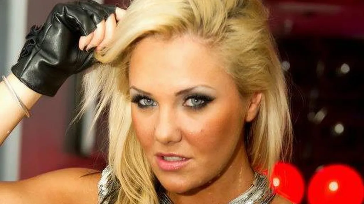 Romina, romanca din Las Vegas! Apare in videoclipurile unor artisti celebri si petrece in cele mai cunoscute cluburi din lume!