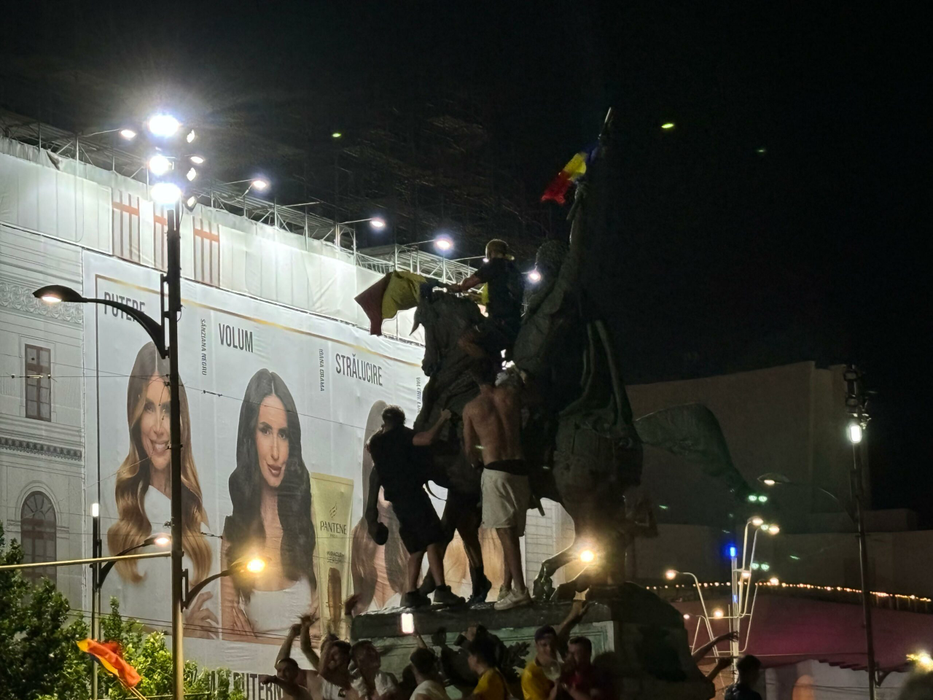 Fan zone EURO 2024 | Românii sărbătoresc în Piața Universității ca în 1994. Live UPDATE