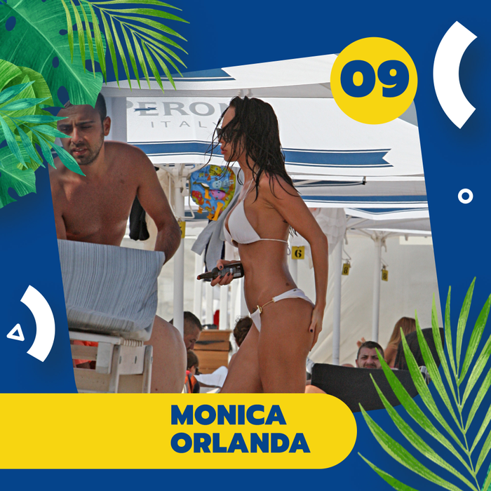 Top 40 de vedete puse în "dificultate" de bikini