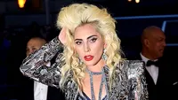 S-a făcut de râs la piscină! LADY GAGA a purtat un costum de baie prea larg şi i s-a văzut zona intimă, dar şi ”colăceii”