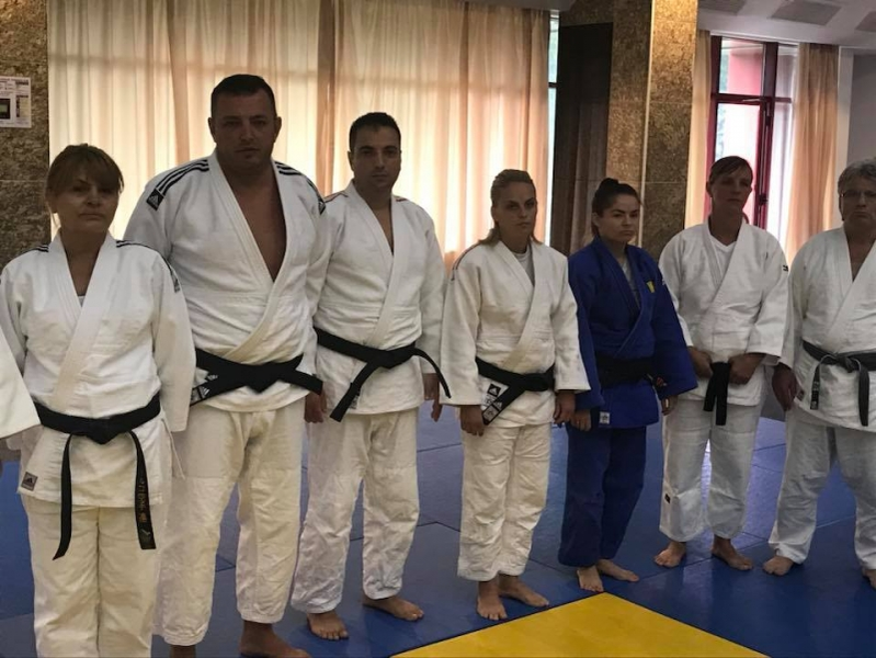 Veteranii și campionii judoului românesc, prezenți la deschiderea Stagiului Național al Arbitrilor și Antrenorilor de Judo