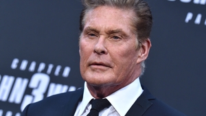 David Hasselhoff, surprins într-un scaun cu rotile. Apariția a stârnit îngrijorare în rândul fanilor
